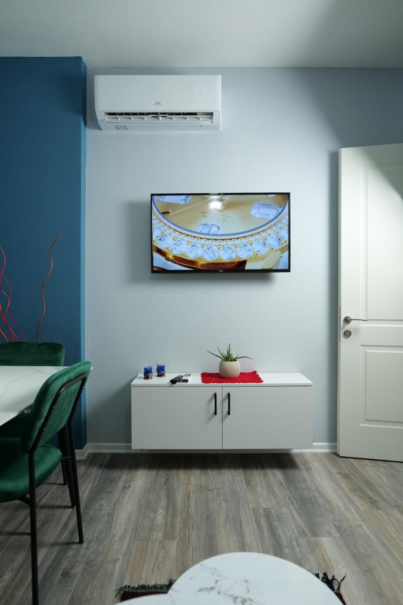 Travelers' Korca Home Eksteriør bilde