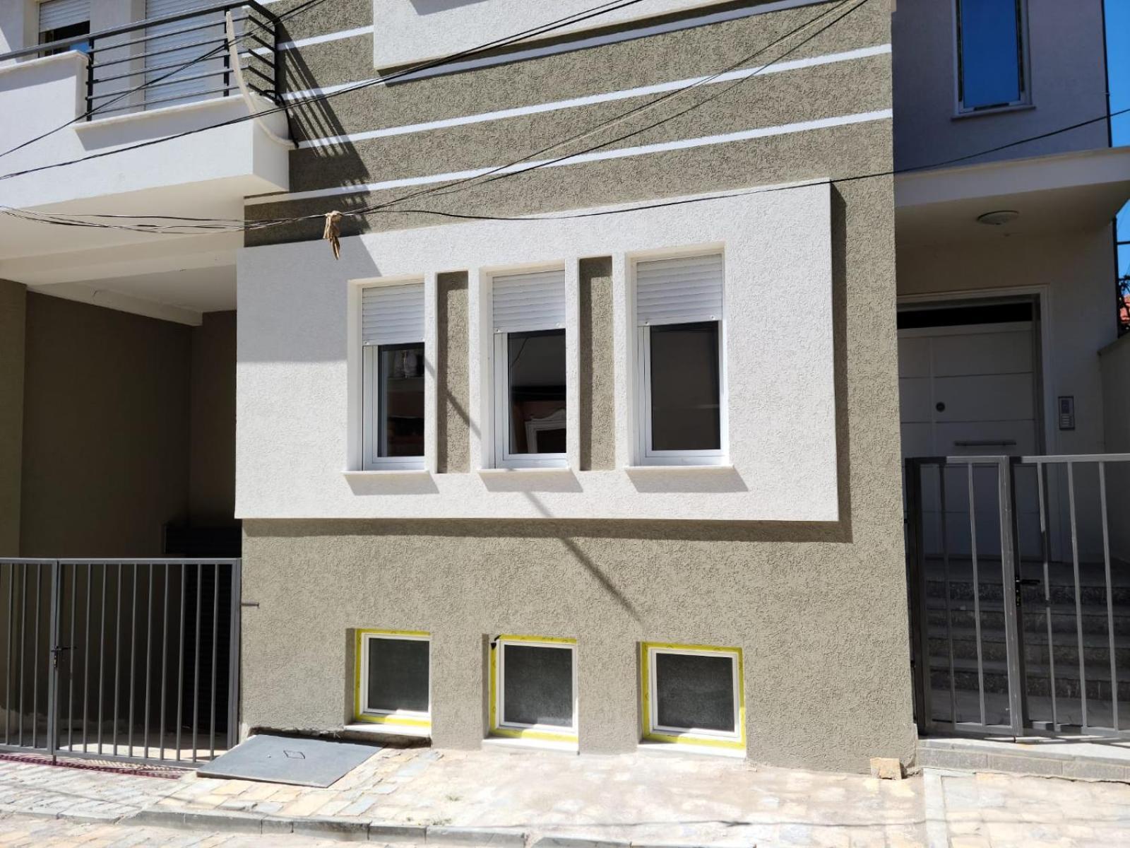 Travelers' Korca Home Eksteriør bilde