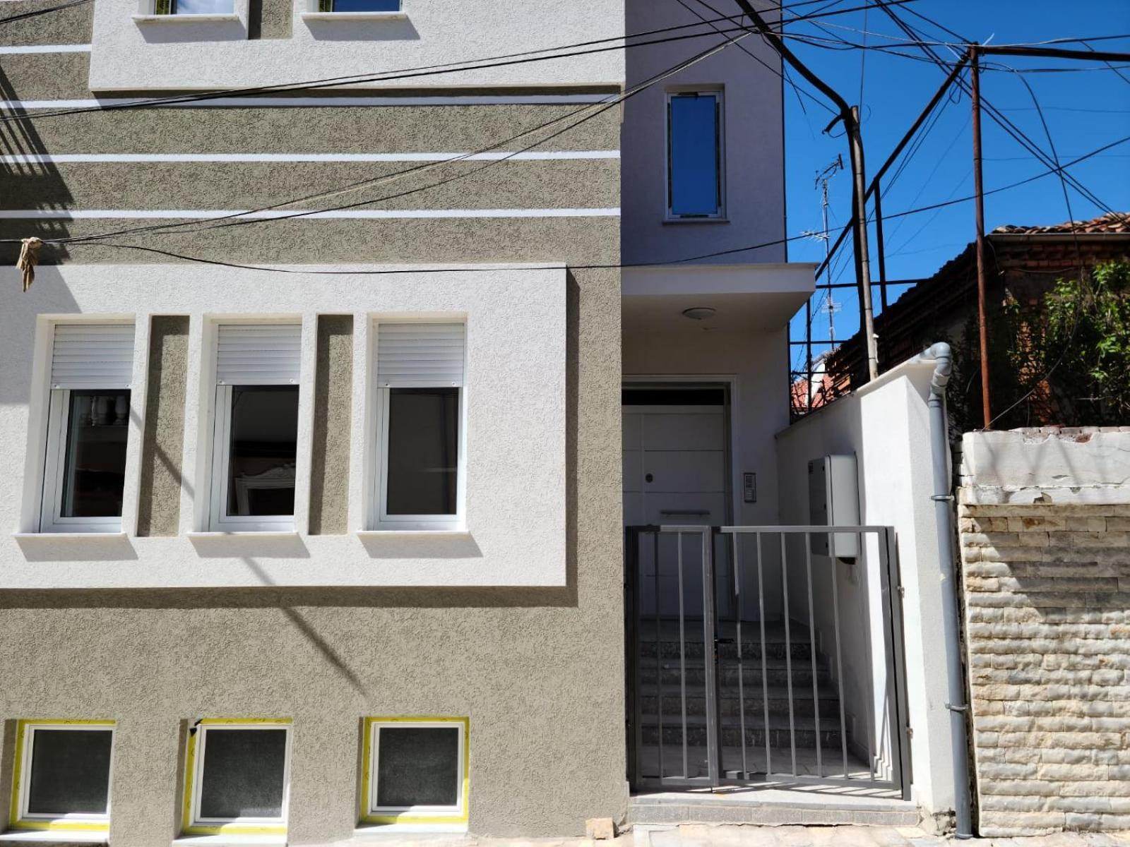 Travelers' Korca Home Eksteriør bilde